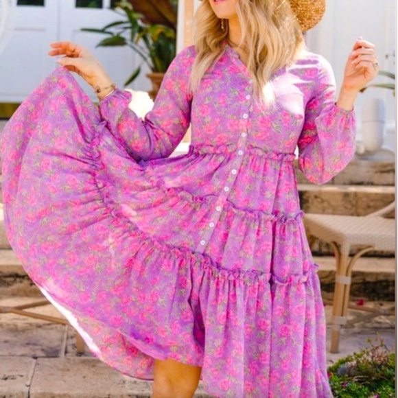 Ivy City Co Dresses & Skirts - Ivy City Lydia Floral Tiered Long Sleeve Dress Size xs
